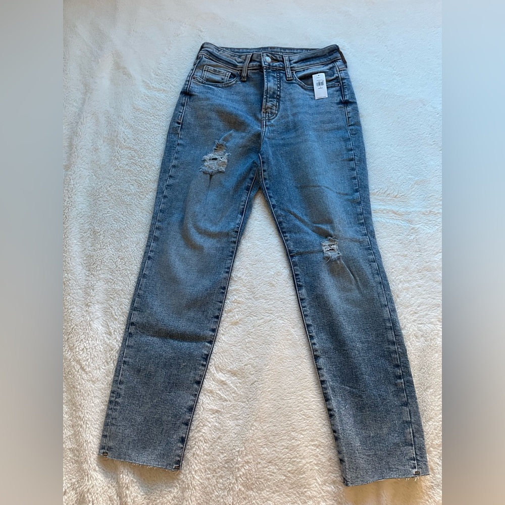 NWT | Old Navy Straight Leg Short Women’s Ripped Denim Jeans